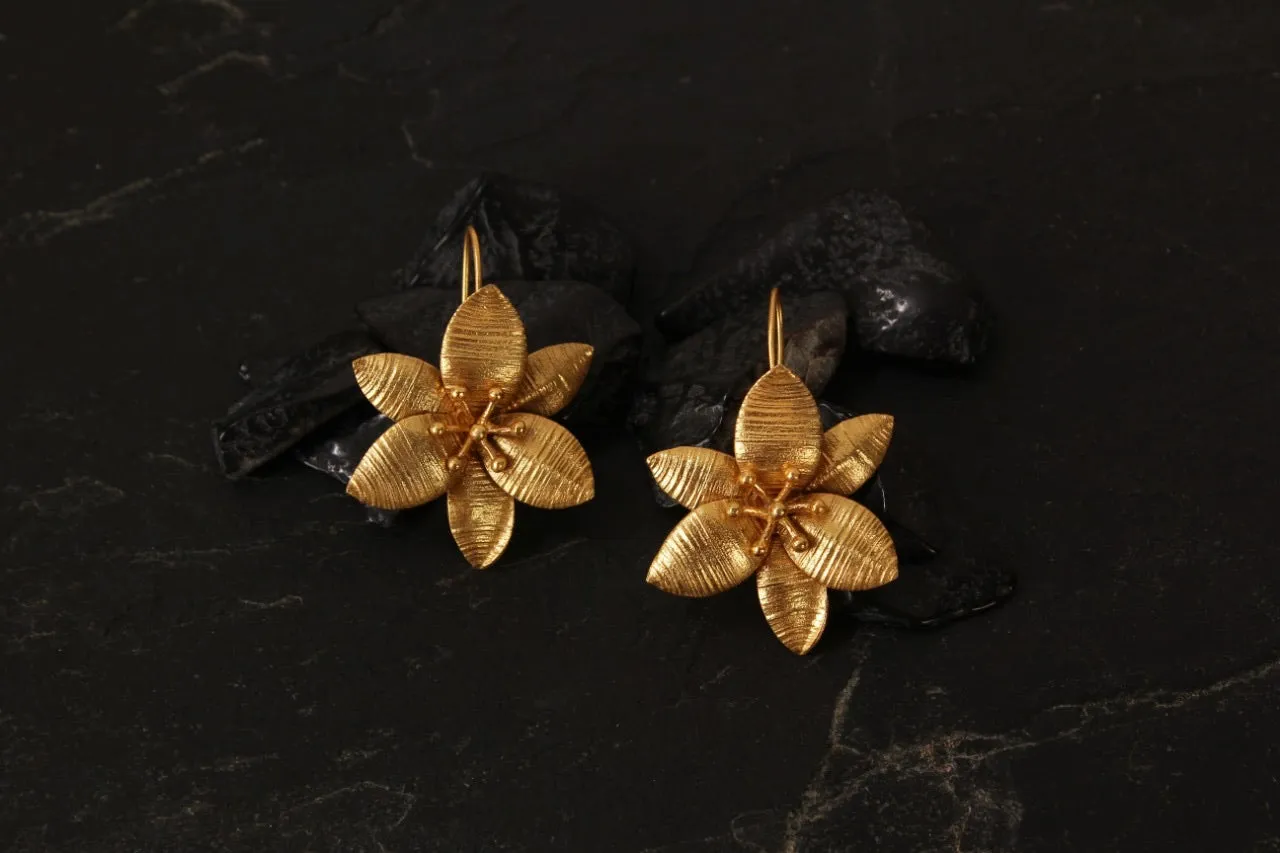 jewelry - berserk - gold plated lily loops