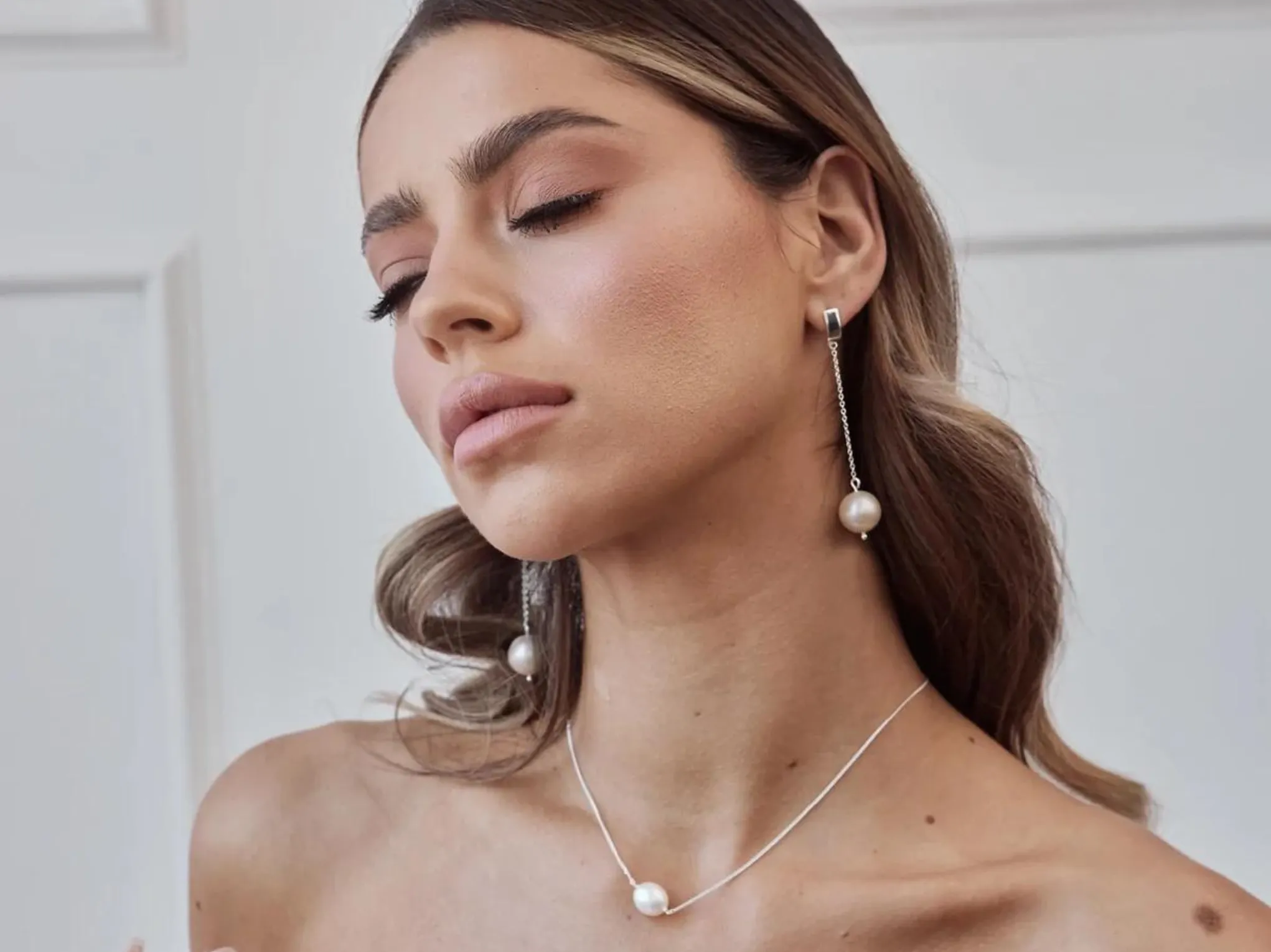 Lola Knight - Ada - Minimal Bridal Pearl Earrings - Silver