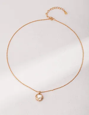 Natural Pearls Inlaid Gold Edge Necklaces