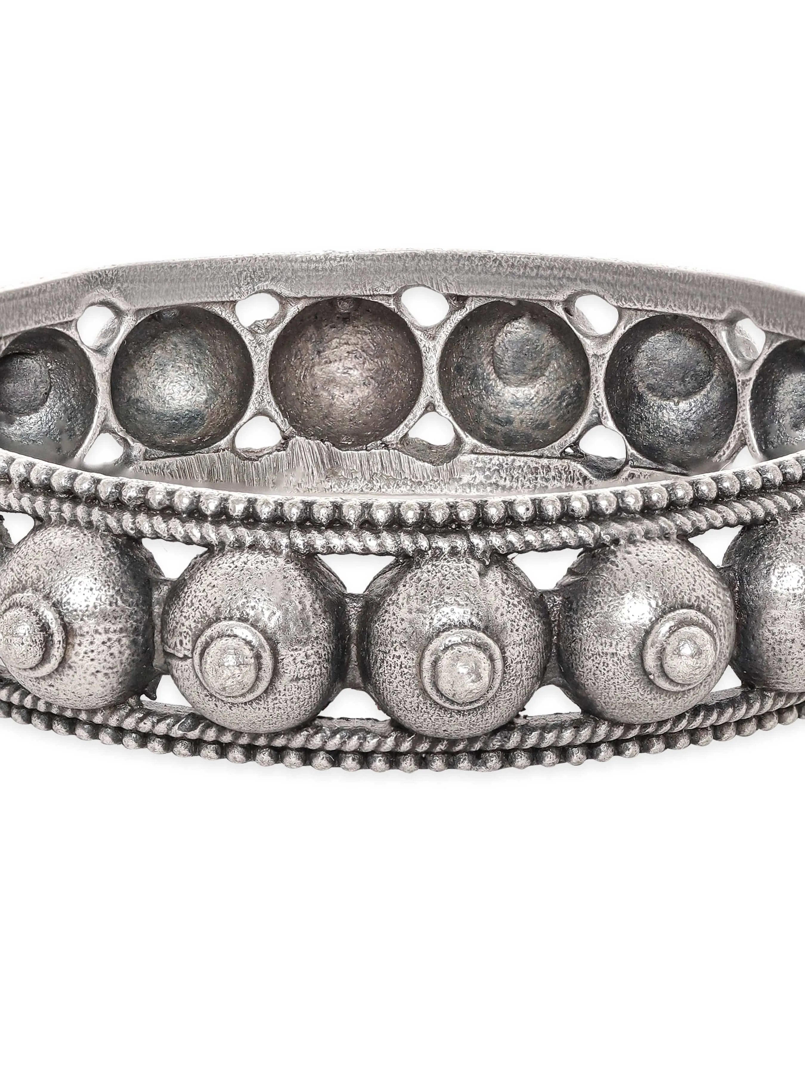 Rubans Divine Radiance Oxidized Silver Plated Kada Bracelet